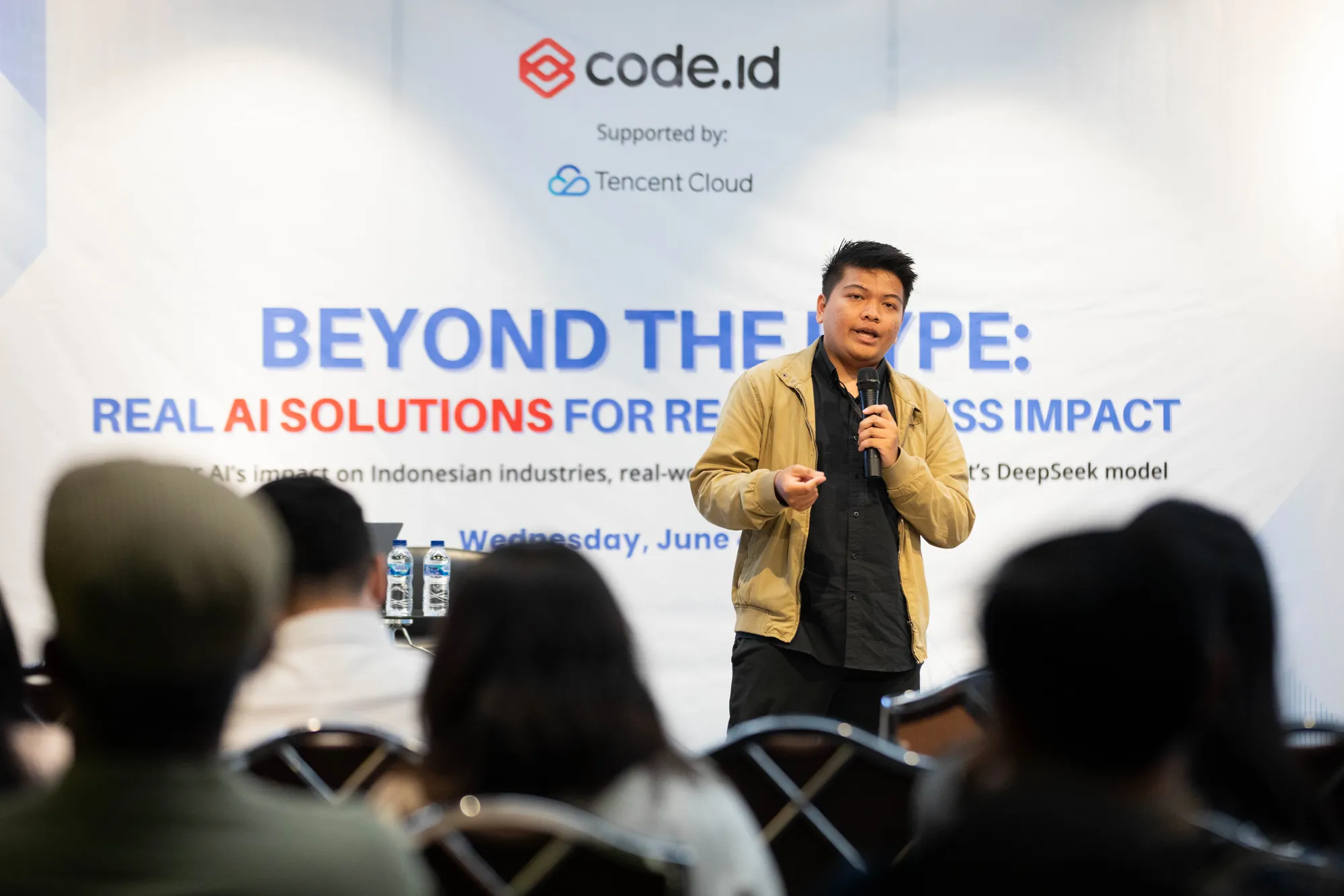 "AI tidak lagi tentang masa depan, melainkan tentang keunggulan kompetitif hari ini."  - Luca Cada Lora,  CEO of AI Accelerate